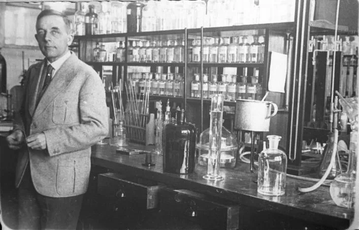 Otto Heinrich Warburg en su laboratorio, octubre de 1931